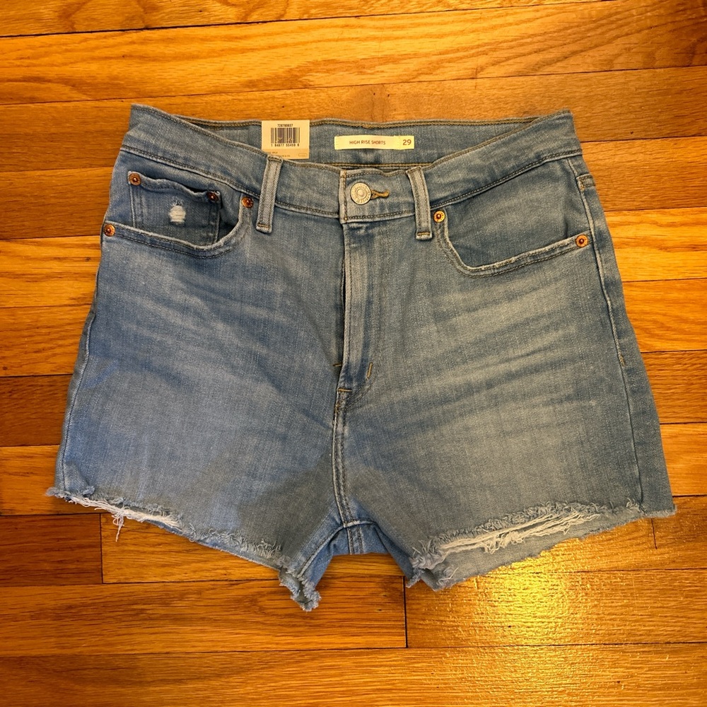 Levi’s high rise cutoff jean shorts